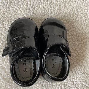 Black dress shoe - sz 4